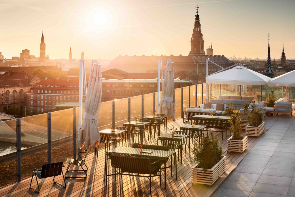 Drinksene på den nye rooftop er opkaldt efter byens tage og bygninger i København.